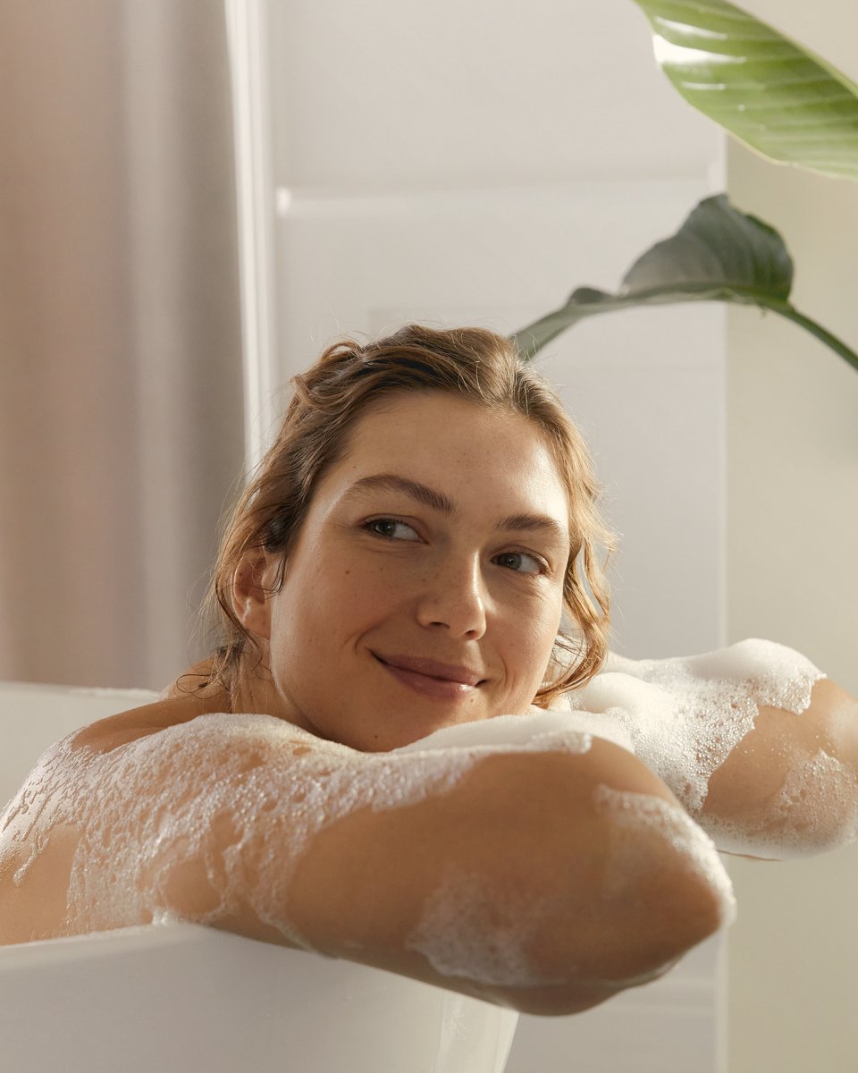 NIVEA Rose & Almond Oil Care Shower Gel - 500ml